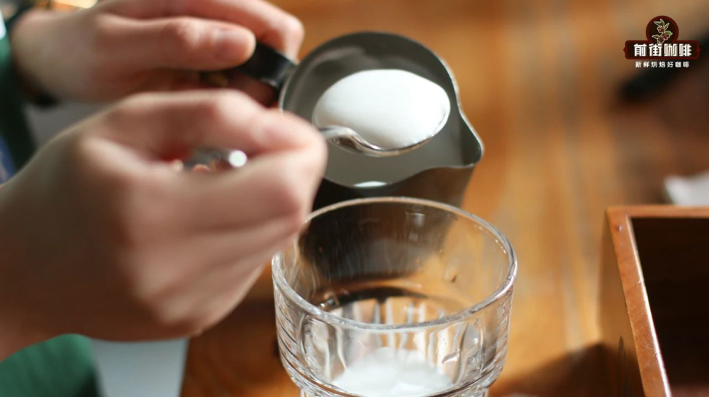 Dùng thìa múc bọt sữa latte art708 Dùng thìa múc bọt sữa latte art708