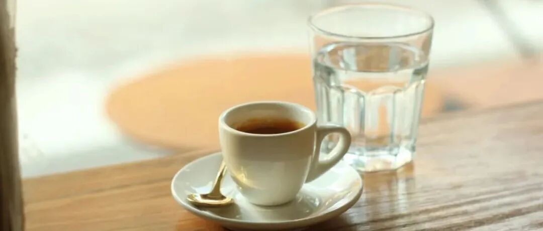 Tại sao sau khi uống cà phê, uống nước lại thấy ngọt?