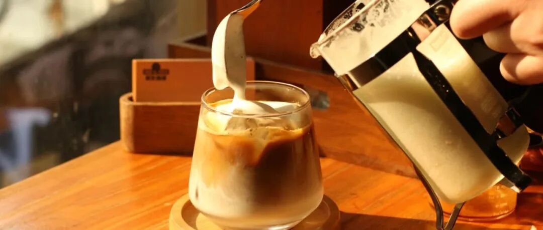Cappuccino đá cũng có thể tự làm bằng bình French press～