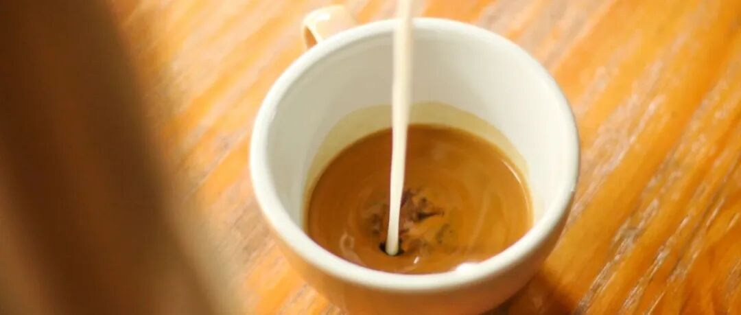Các loại cà phê sữa espresso khác nhau nên thêm bao nhiêu sữa?