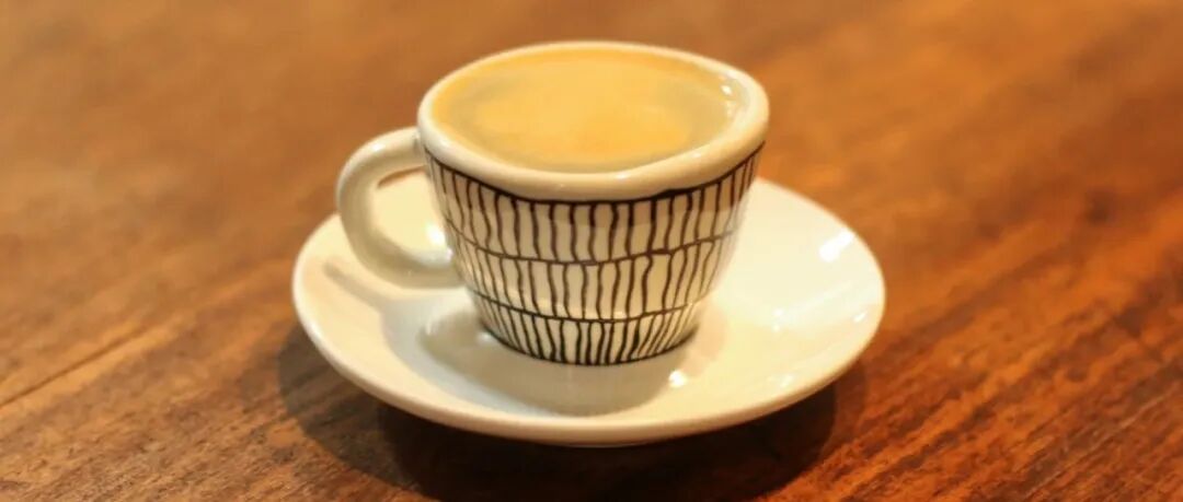 Chú ý nhé! Lungo, không phải là espresso pha thêm nước!