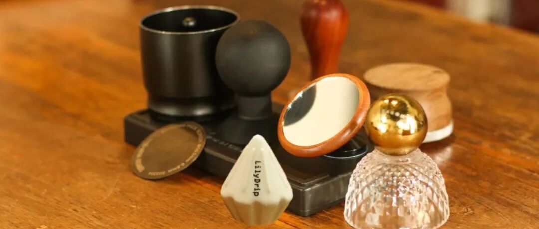 Những món đồ chơi nhỏ hỗ trợ pha cà phê này có tác dụng gì?
