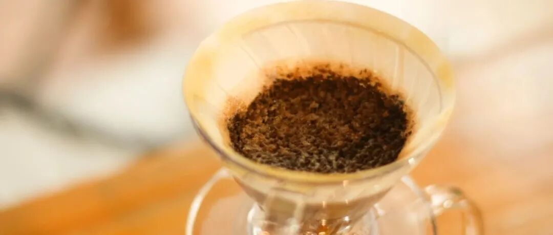 Tại sao bã cà phê sau khi pha của bạn không có hình 