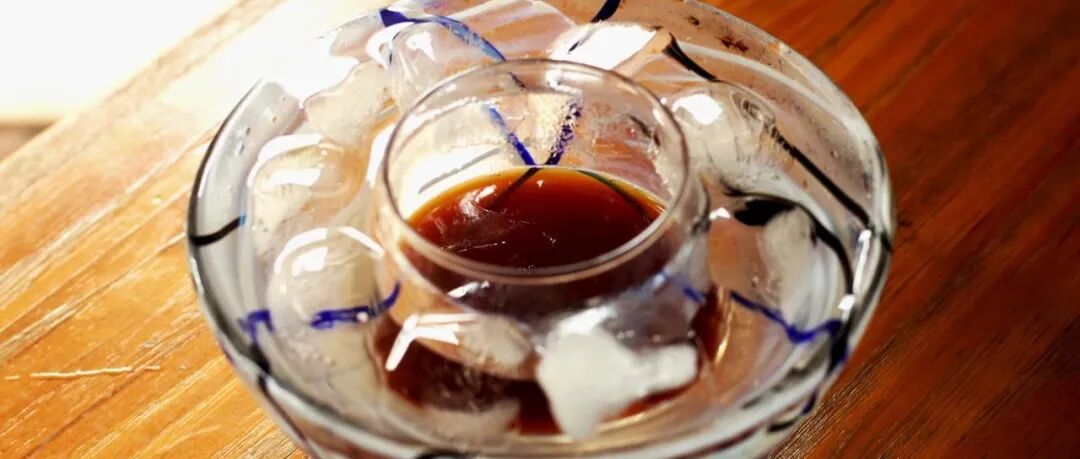 Bạn đã thử cà phê pour over làm nguội qua đá chưa?