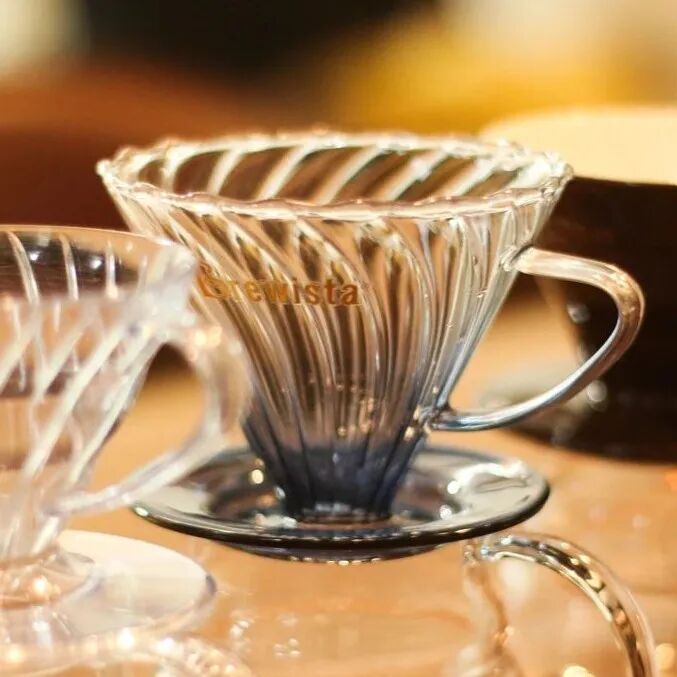 Chất liệu của phễu lọc ảnh hưởng đến việc pha chế cà phê như thế nào?
