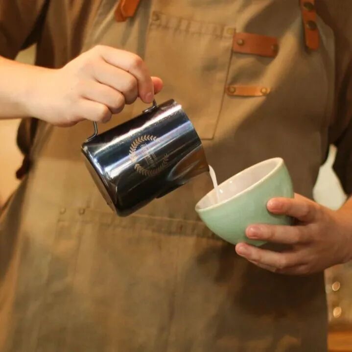 Cà phê latte có thật sự cần thiết phải vẽ hoa không?