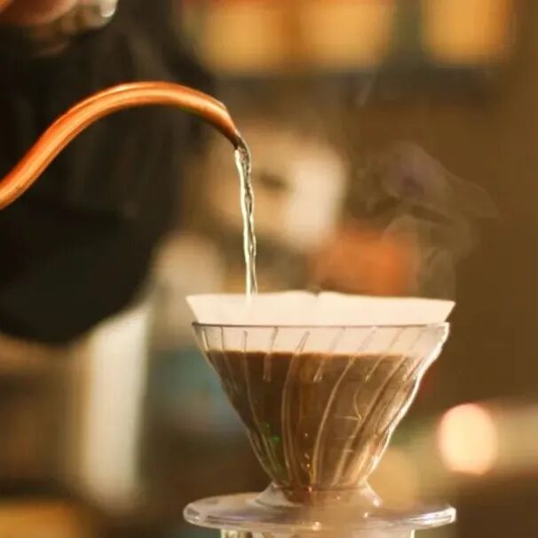 Bước đầu tiên để trở thành bậc thầy cà phê: Học cách pha chế nước dùng để pha cà phê!