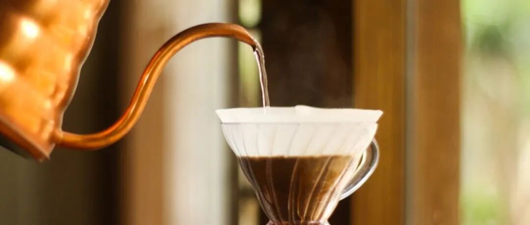 Tại sao rót nước lại phải cầu kỳ như vậy? Không phải hạt ngon là có thể pha tùy tiện sao?