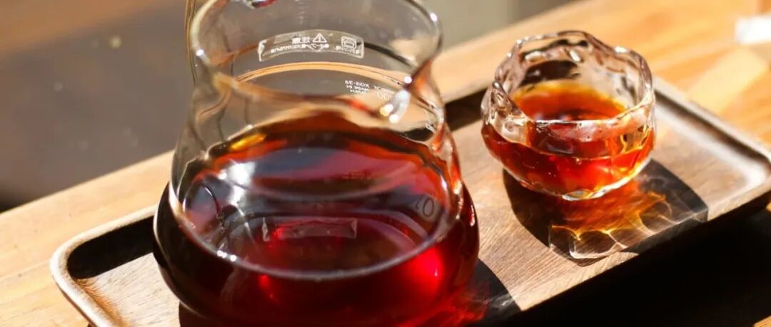 Vì sao cà phê pour-over ở quán cà phê luôn đắt hơn espresso?
