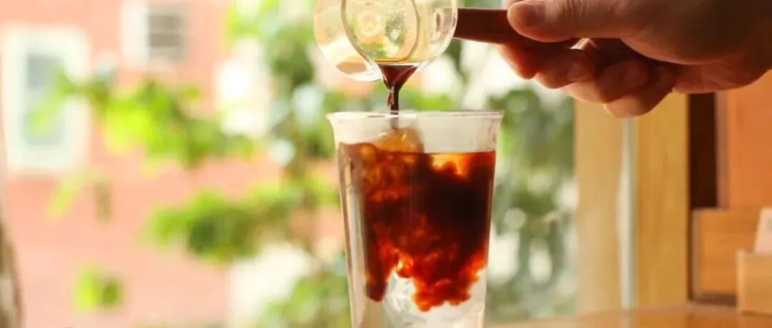 Làm thế nào để thưởng thức và đánh giá chất lượng của một tách Americano?
