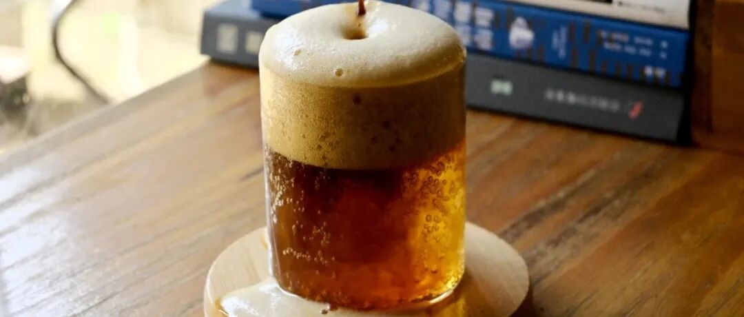 Cà phê Americano đá soda, làm sao để ngăn trào ra ngoài?