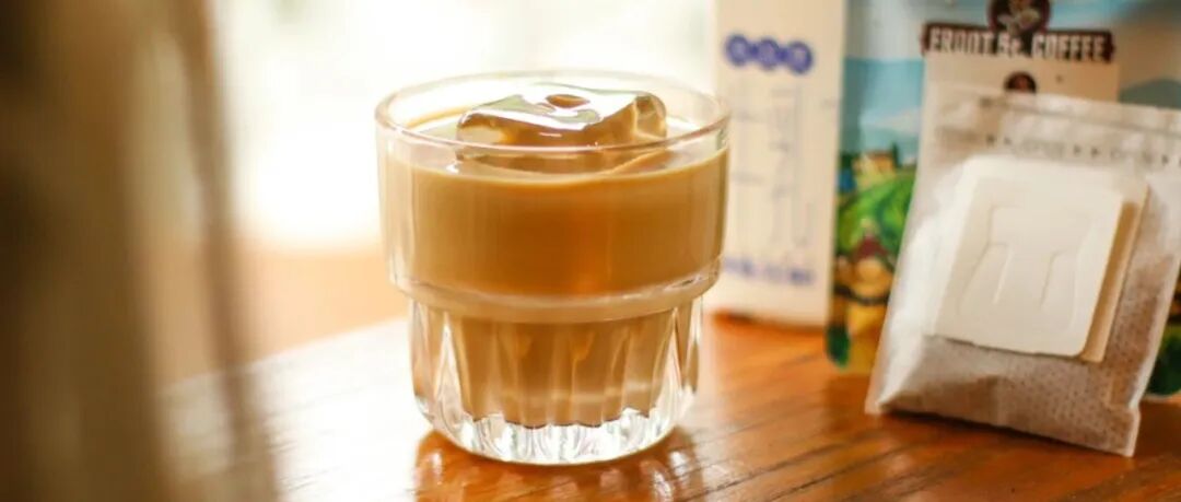 Làm thế nào để pha cà phê latte bằng túi cà phê nhỏ giọt?