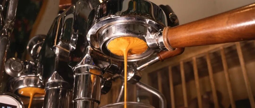 Muốn cà phê đậm hơn, có thể chiết xuất lâu hơn một chút không?