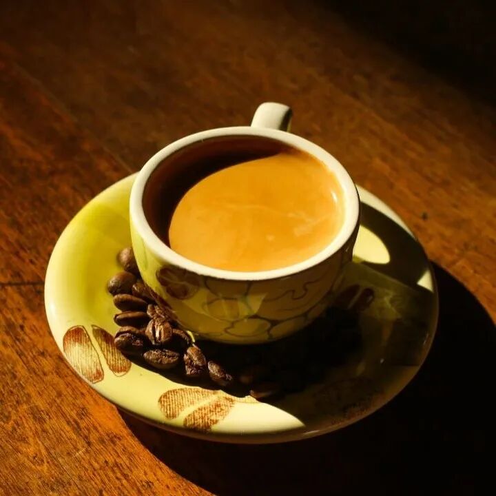 Tại sao cà phê espresso tốt nhất không nên nhờ xay sẵn?