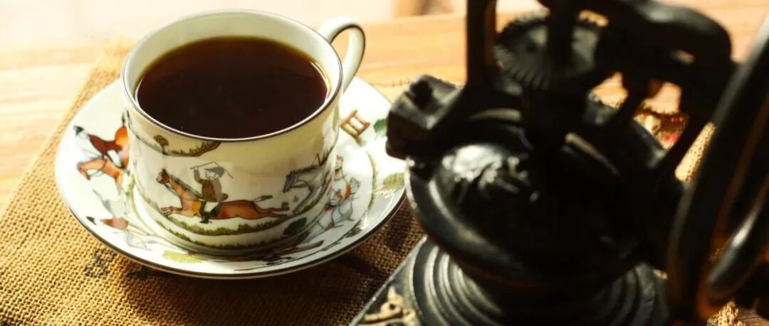 Tại sao quán cà phê luôn phải nhấn mạnh cà phê xay tại chỗ?
