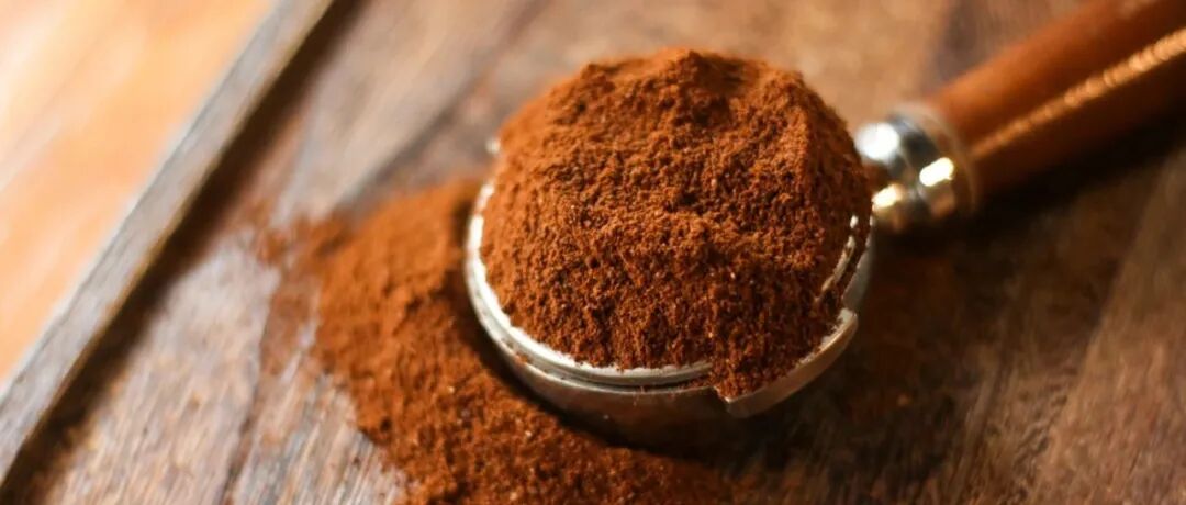 Tại sao rổ lọc 20g lại không chứa được 20g bột cà phê?