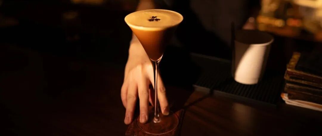 Ly cocktail tỉnh táo nhất thế giới - Espresso Martini!