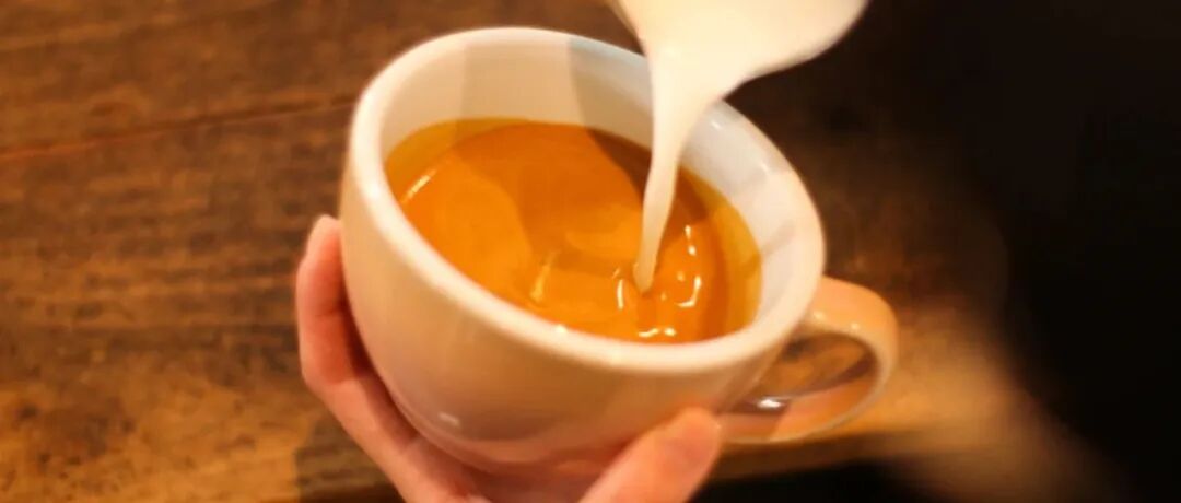 Dùng sữa đậu nành để làm 