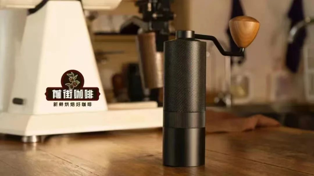 Gợi ý thương hiệu máy xay cà phê｜Sự khác biệt giữa bột cà phê xay bằng máy xay điện và máy xay cầm tay có lớn không? Người mới chơi cà phê nên mua máy xay cầm tay hay máy xay điện?