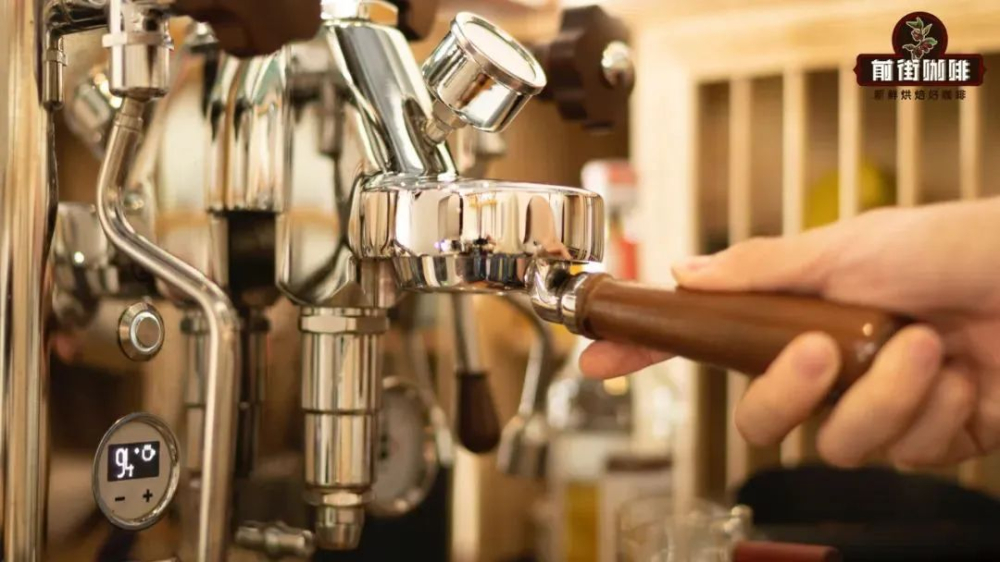 Lịch sử phát triển của máy pha cà phê espresso｜Ai đã phát minh ra máy pha cà phê? Nguyên lý hoạt động của máy pha cà phê espresso là gì? Những thương hiệu máy pha cà phê bán tự động nổi tiếng thế giới gồm những ai?