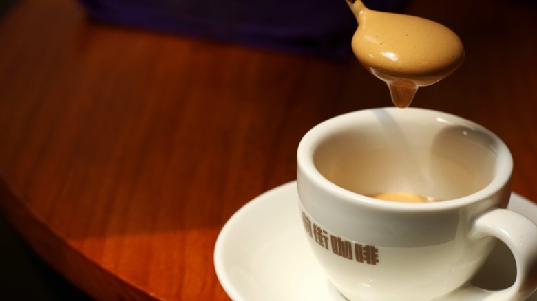 Lớp crema của bình Moka