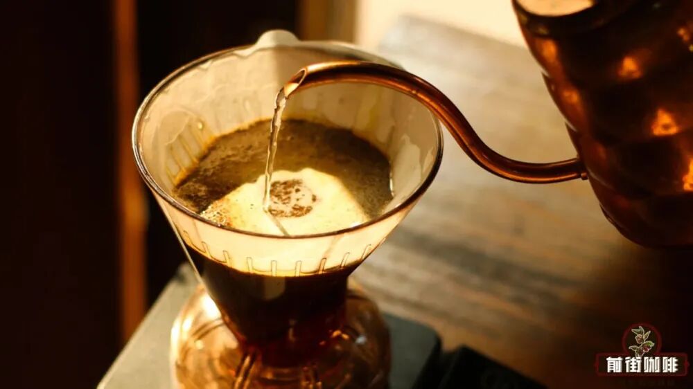 Ly cà phê thông minh và bình French press, dùng cái nào tốt hơn?