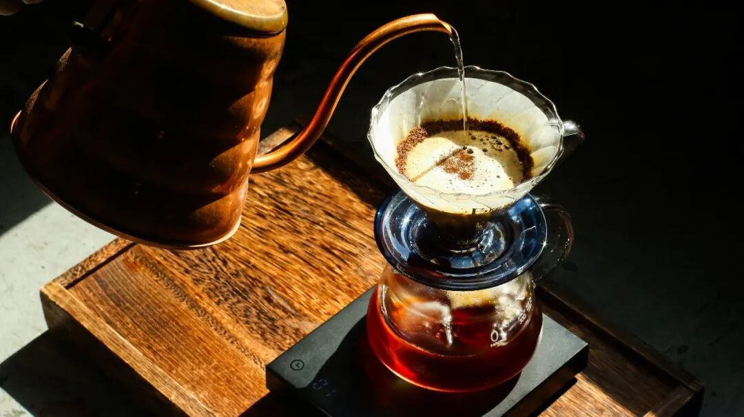 Cà phê pour-over đá pha ra không có vị gì là do nguyên nhân gì?