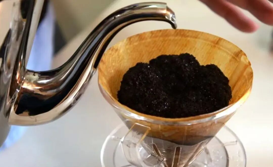 Tại sao trước đây người Nhật khi pha cà phê lại rất thích dùng lượng bột lớn?