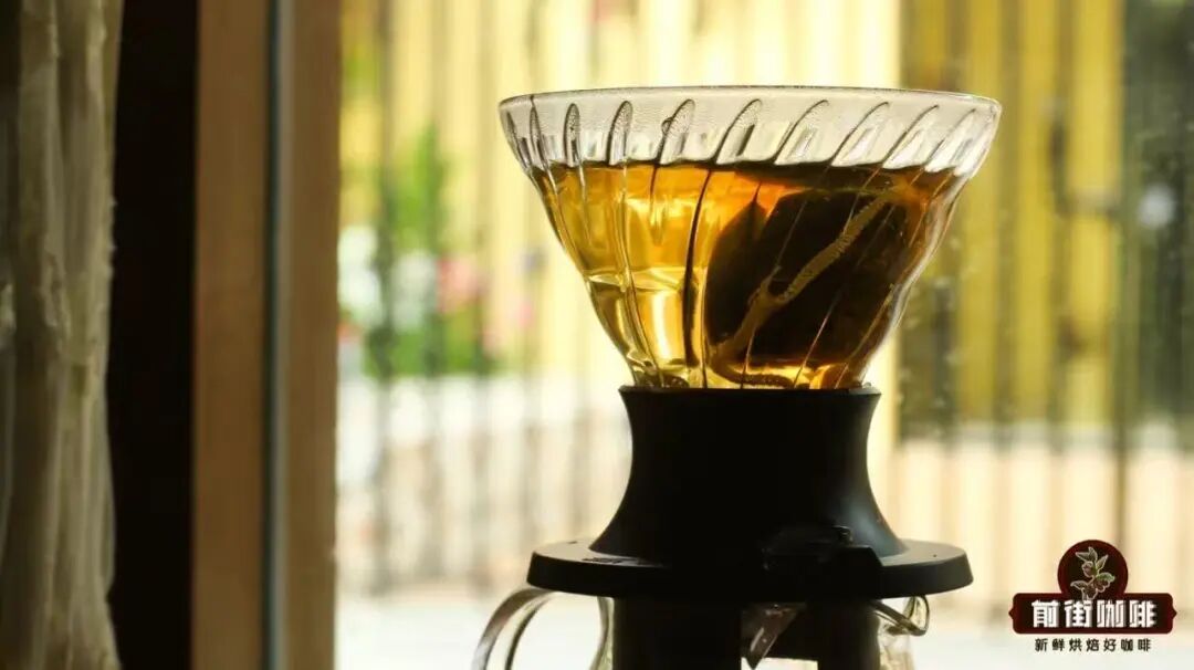 Chia sẻ một phương pháp rót sau có thể khiến cà phê 