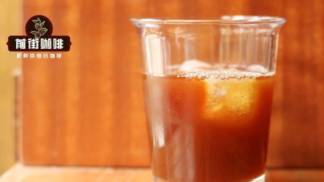 Làm cold brew, dùng chai nước khoáng mới là 