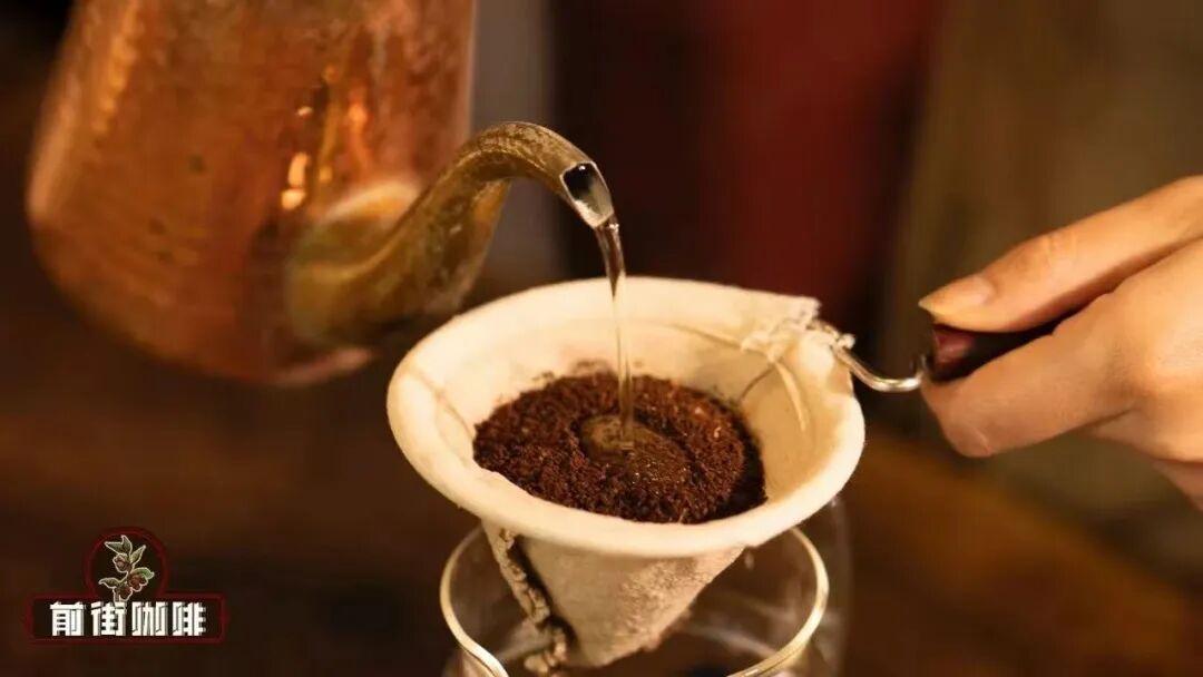 Tại sao người Nhật Bản rất thích dùng vải nỉ để pha cà phê?