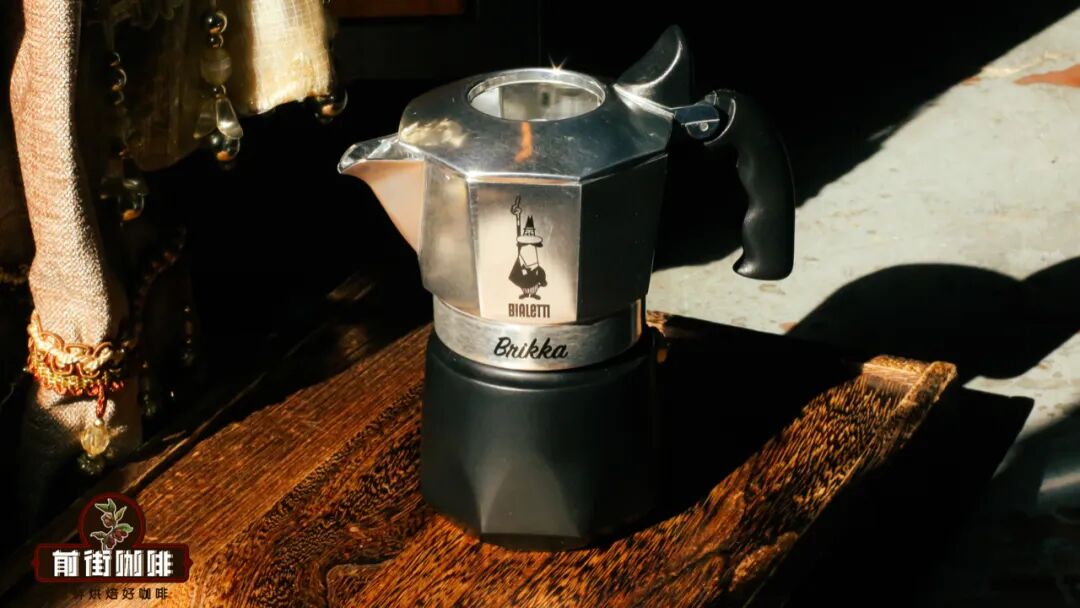 Tại sao ba tách cà phê đầu tiên pha bằng ấm Moka mới lại không uống được?