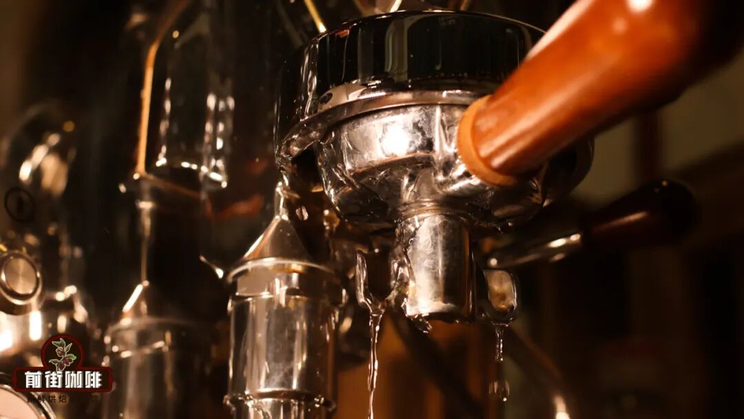 Nguyên nhân máy pha cà phê espresso bị rò nước là gì? Cách khắc phục như thế nào?