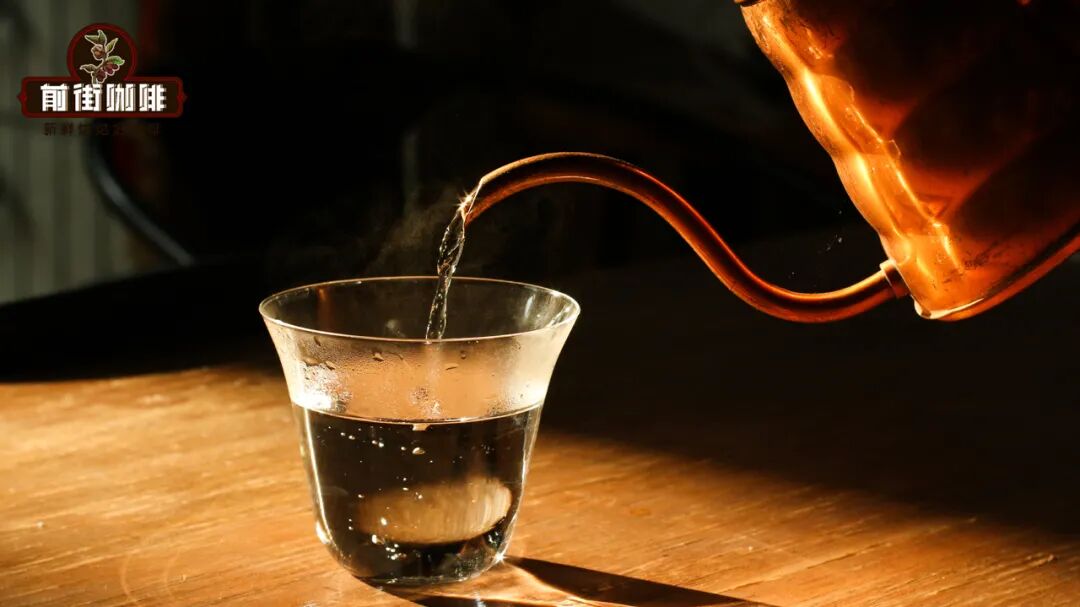 Dùng nước gì để pha cà phê ngon nhất?