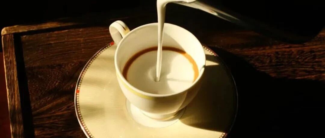 Latte nóng và latte đá, không chỉ là sự khác biệt về nhiệt độ